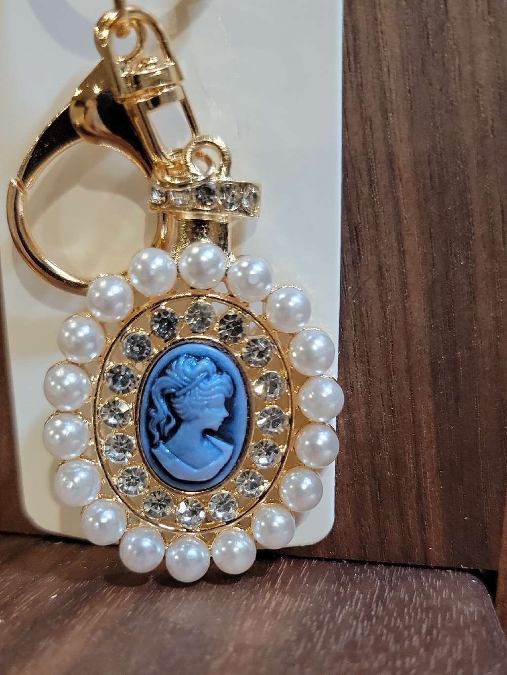 Keychain/Bag charm Cameo in Blue - Picture 2 of 3